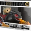 Daenerys sur Drogon crachant du feu