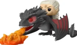 Daenerys sur Drogon crachant du feu