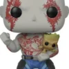 Drax tenant Groot dans ses bras