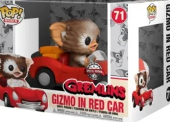 Gizmo dans Voiture Rouge