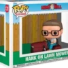 Hank sur la Tondeuse à gazon
