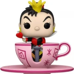 La Reine de Cœur à l'attraction mad tea party