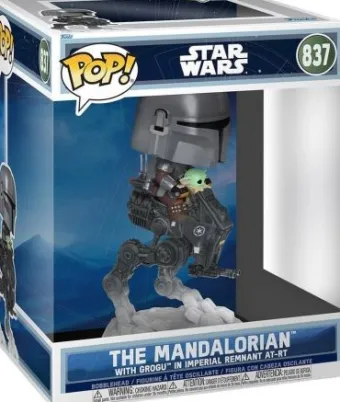 Le Mandalorien avec Grogu dans l'AT-RT Imperial Remnant