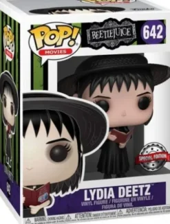 Lydia Deetz avec Livre