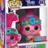 Reine Poppy avec guitare
