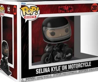 Selina Kyle sur la moto